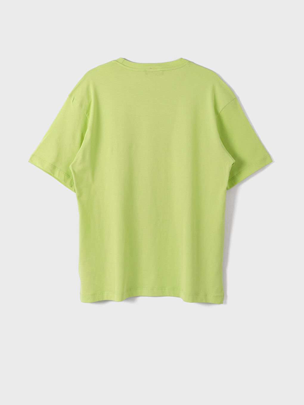 تيشيرت كم قصير مطبوع بياقة دائرية للرجال-3