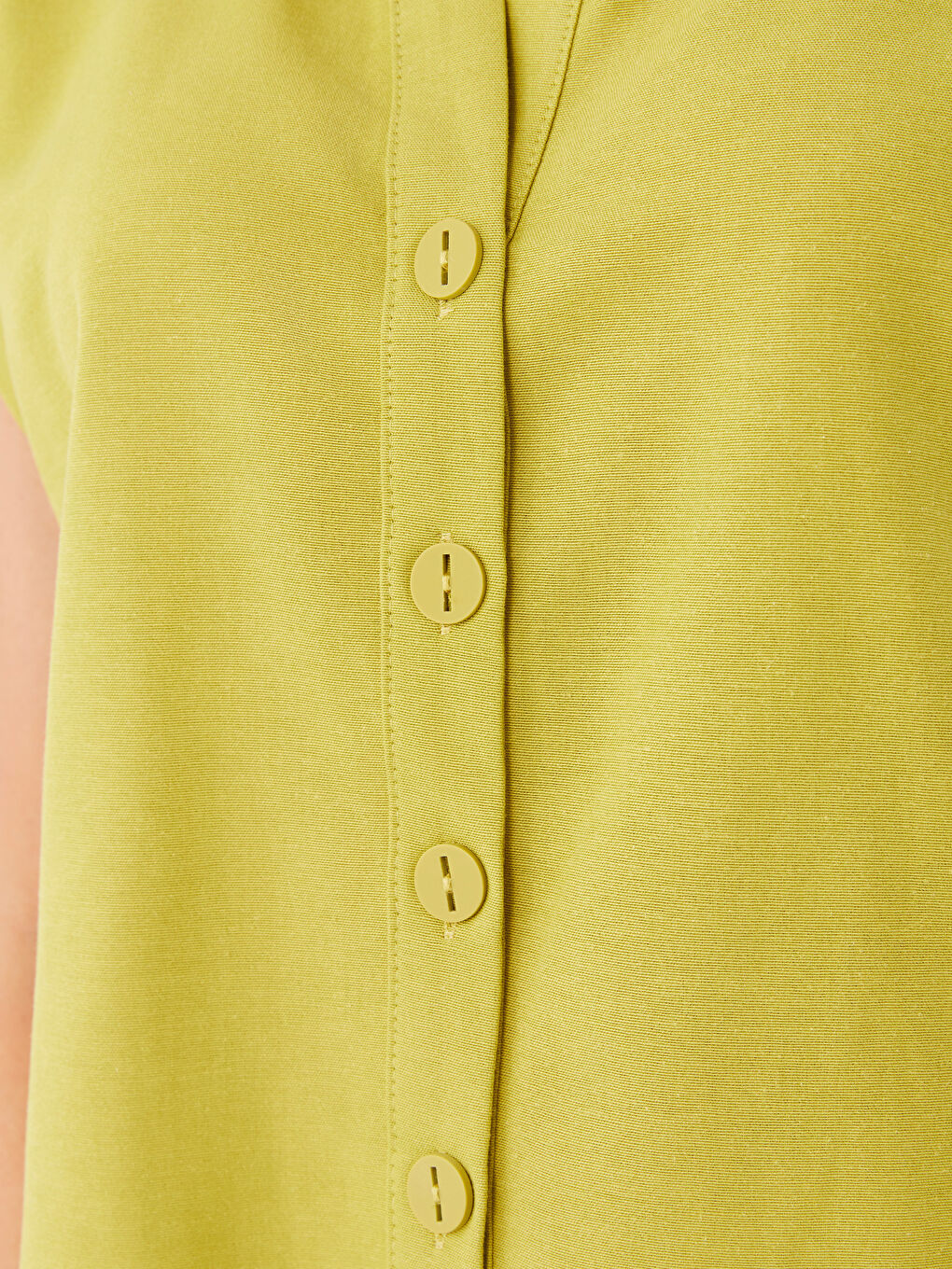 Yeşil Kaçık Yaka Düz Kısa Kollu Kadın Bluz-3