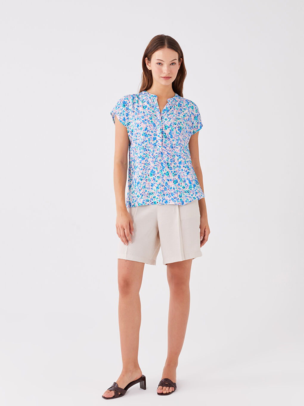 Karışık Kaçık Yaka Desenli Kısa Kollu Kadın Bluz-2