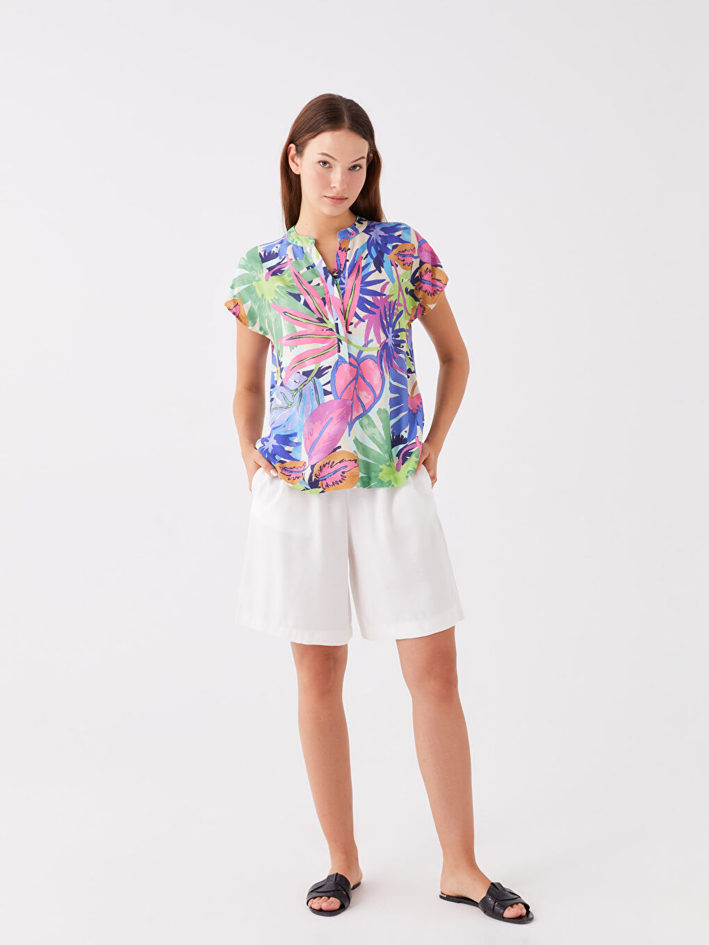 Yeşil Kaçık Yaka Desenli Kısa Kollu Kadın Bluz-2