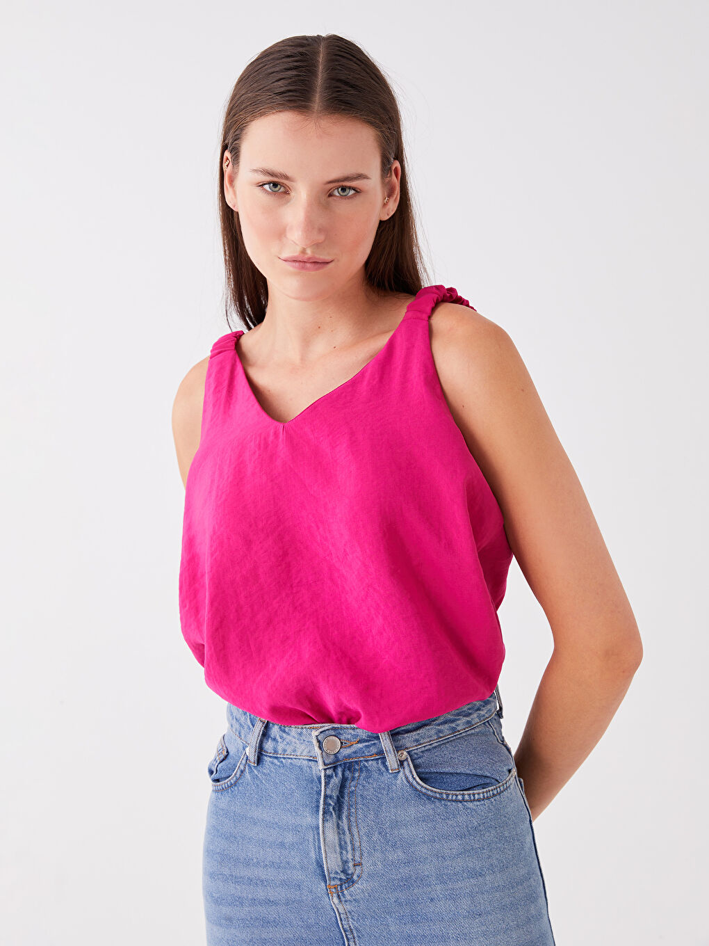 Pembe V Yaka Düz Askılı Kadın Bluz-1