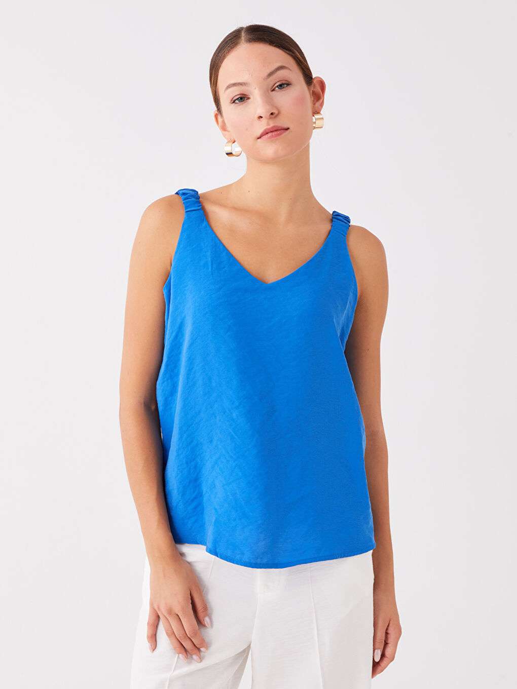 Mavi V Yaka Düz Askılı Kadın Bluz-1