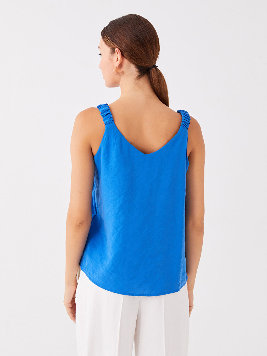 Mavi V Yaka Düz Askılı Kadın Bluz-4