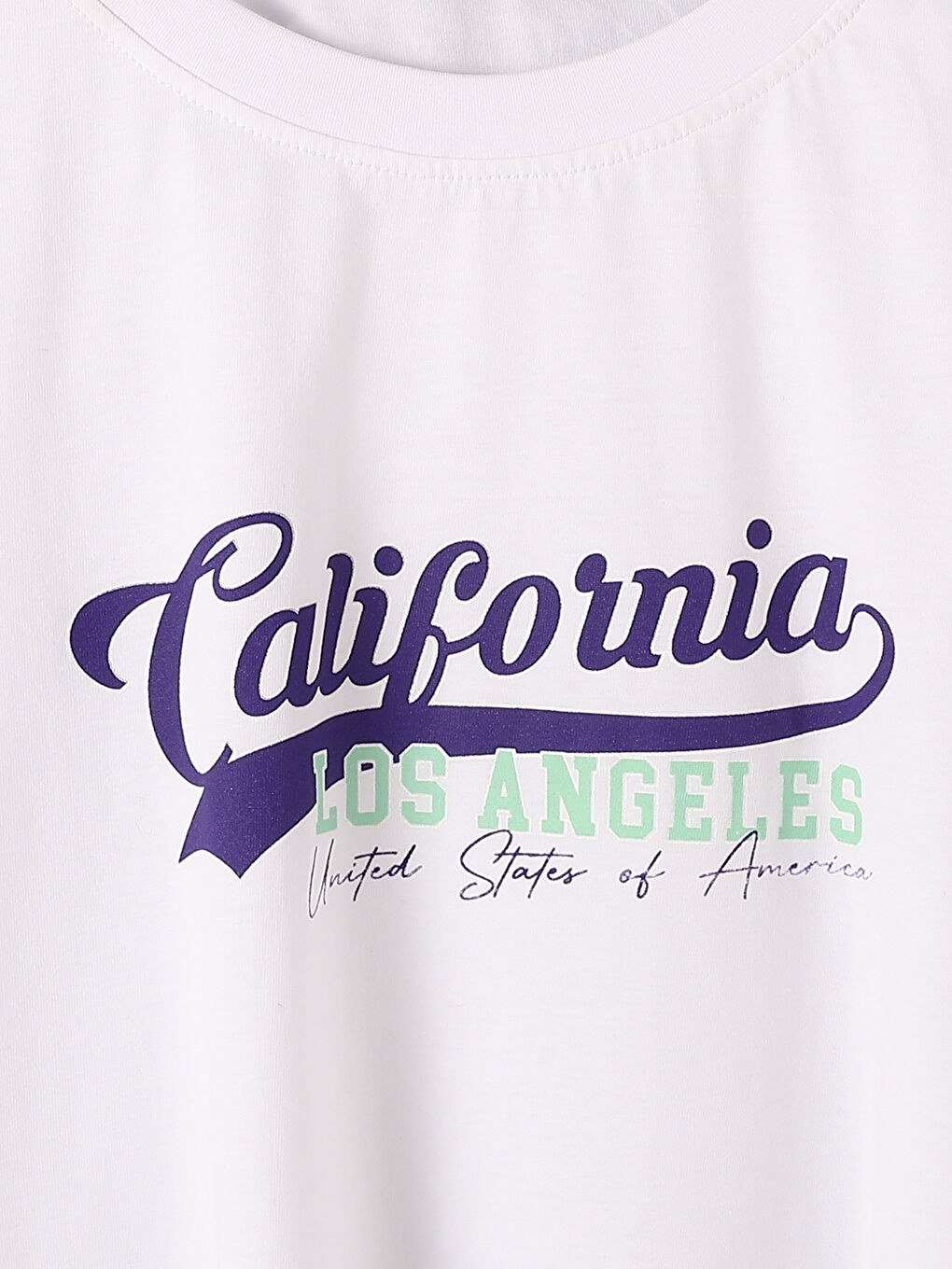 تيشيرت نسائي بأكمام قصيرة وياقة دائرية مطبوع-2