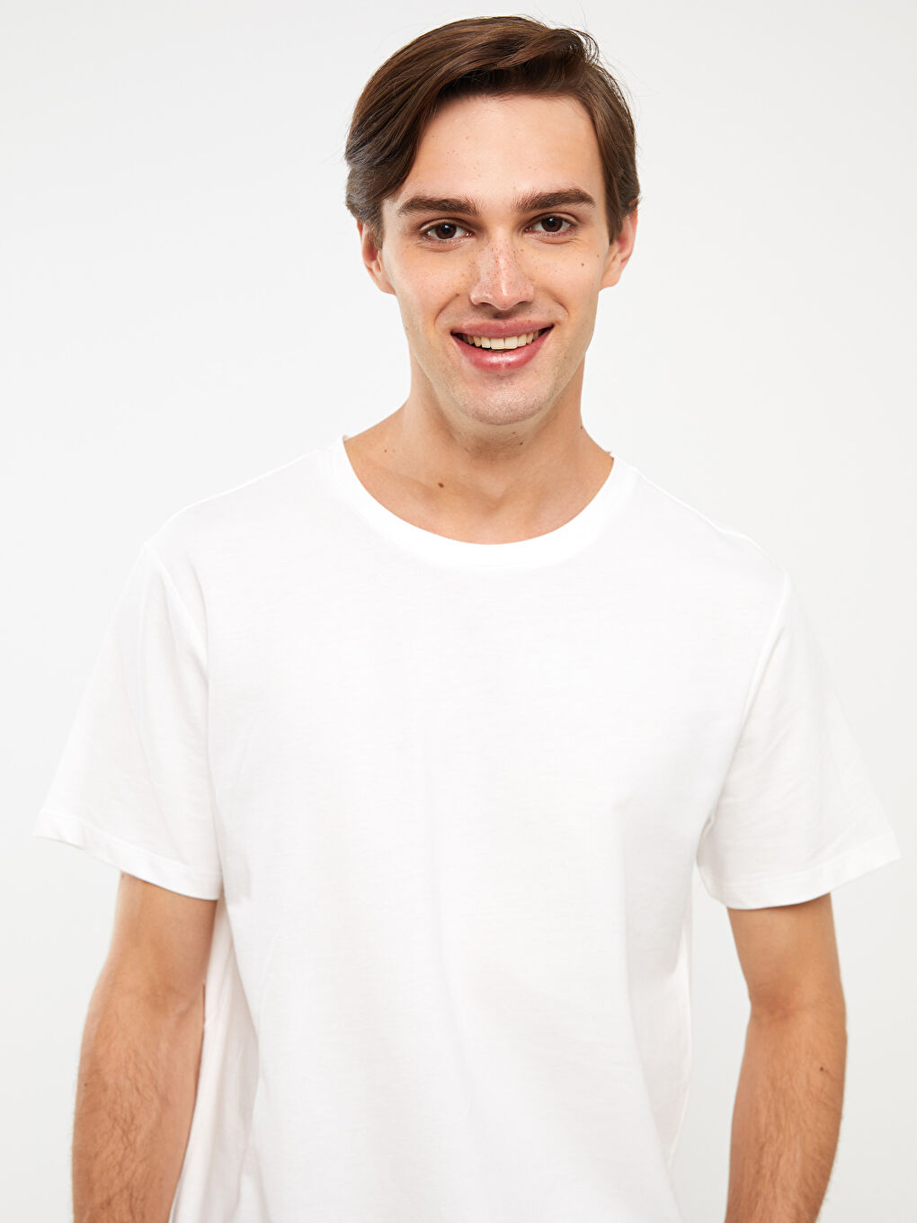 Beyaz Bisiklet Yaka Kısa Kollu Erkek Tişört-1