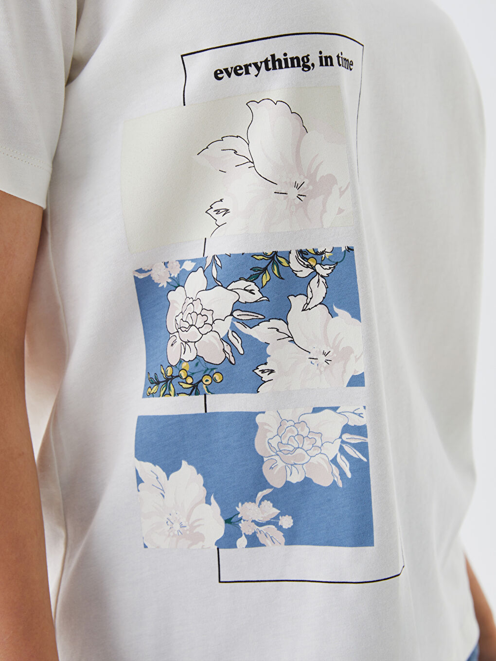 Ekru Bisiklet Yaka Baskılı Kısa Kollu Kadın Tişört-2