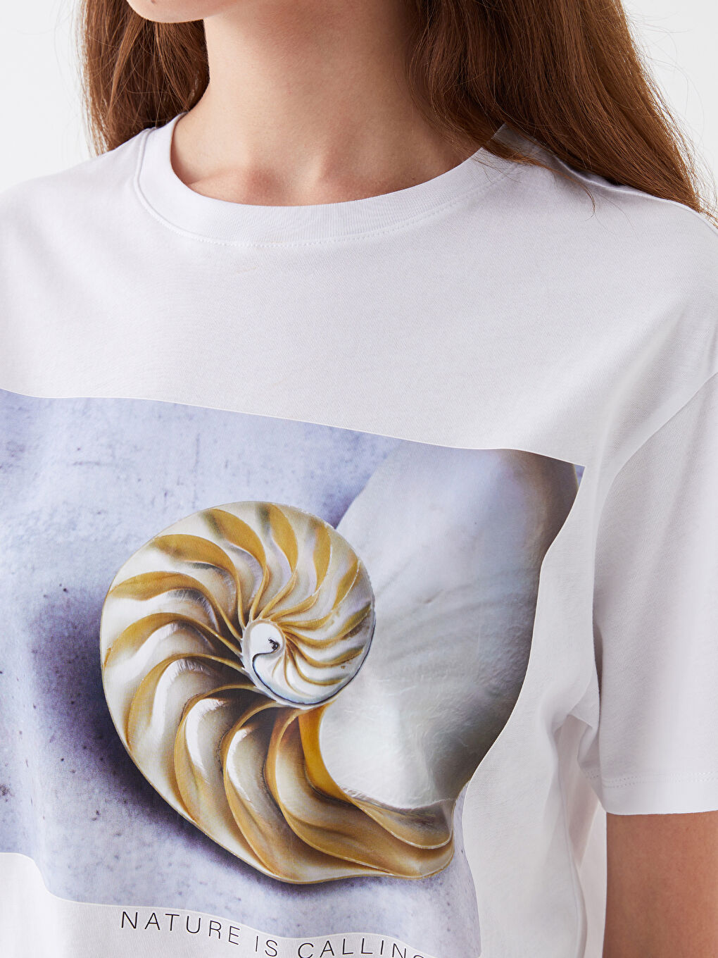 Beyaz Bisiklet Yaka Baskılı Kısa Kollu Kadın Tişört-3