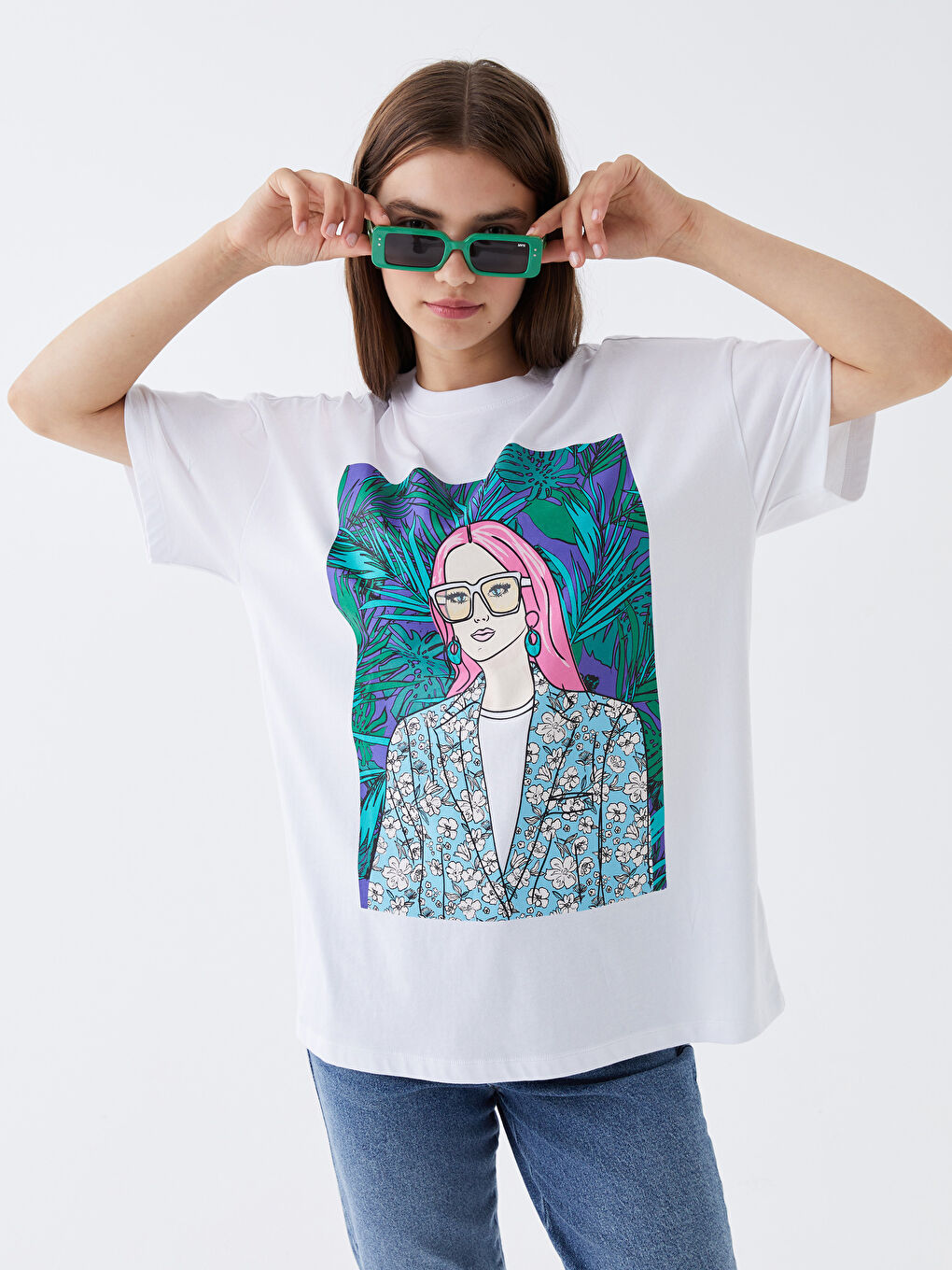 Beyaz Bisiklet Yaka Baskılı Kısa Kollu Oversize Kadın Tişört