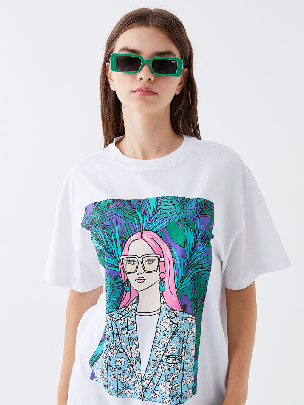 Beyaz Bisiklet Yaka Baskılı Kısa Kollu Oversize Kadın Tişört-1