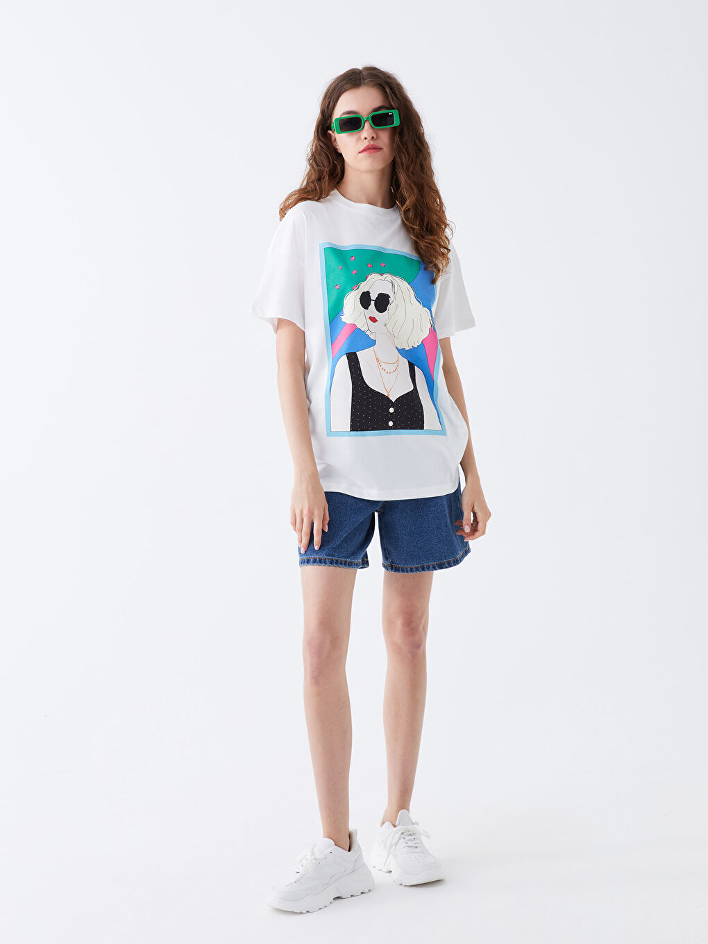 Ekru Bisiklet Yaka Baskılı Kısa Kollu Oversize Kadın Tişört-1