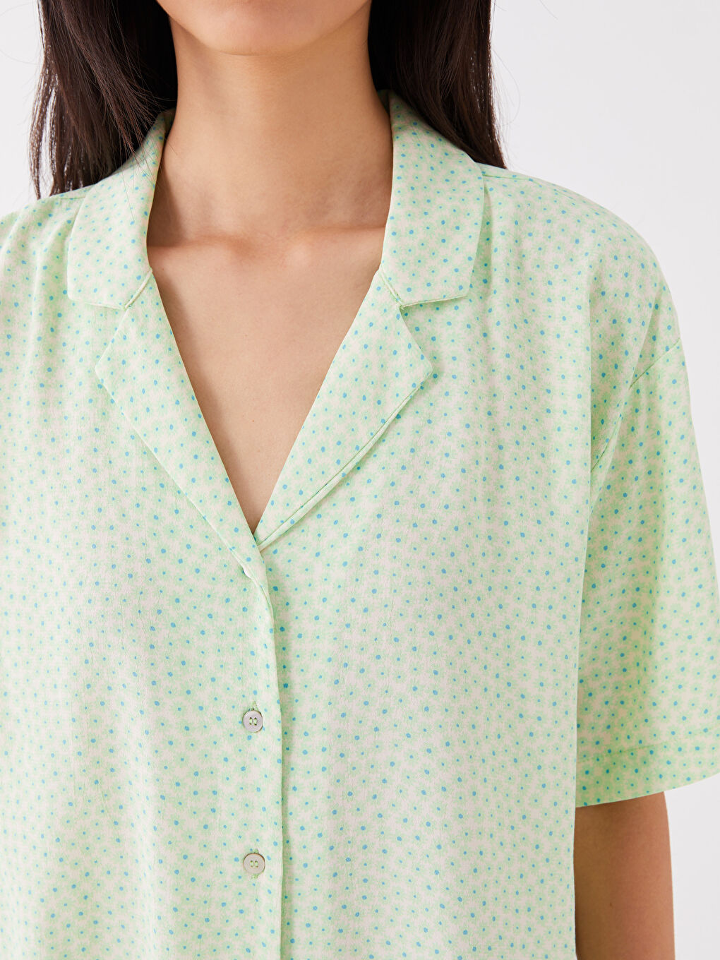 Yeşil Desenli Kısa Kollu Poplin Kadın Gömlek-3