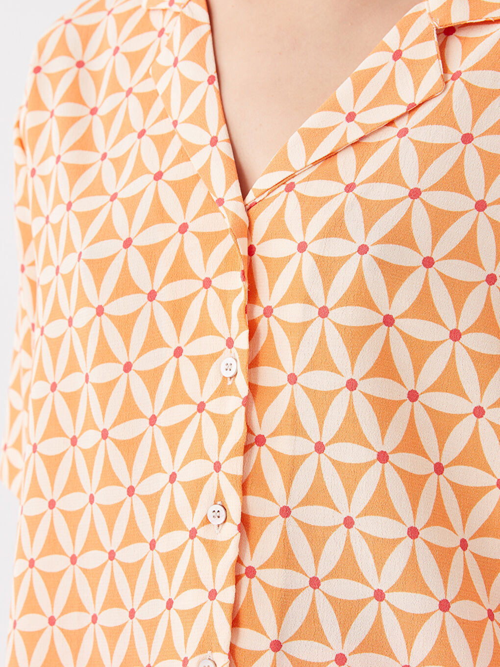 Chemise Pour Femmes En Popeline Imprimée À Manches Courtes Et Fermeture Boutonnée Sur Le Devant-3