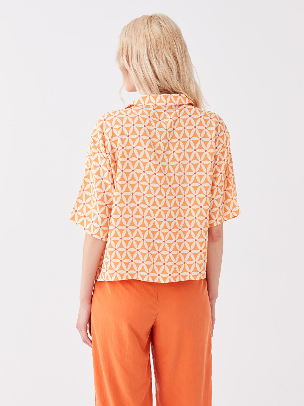 Chemise Pour Femmes En Popeline Imprimée À Manches Courtes Et Fermeture Boutonnée Sur Le Devant-4