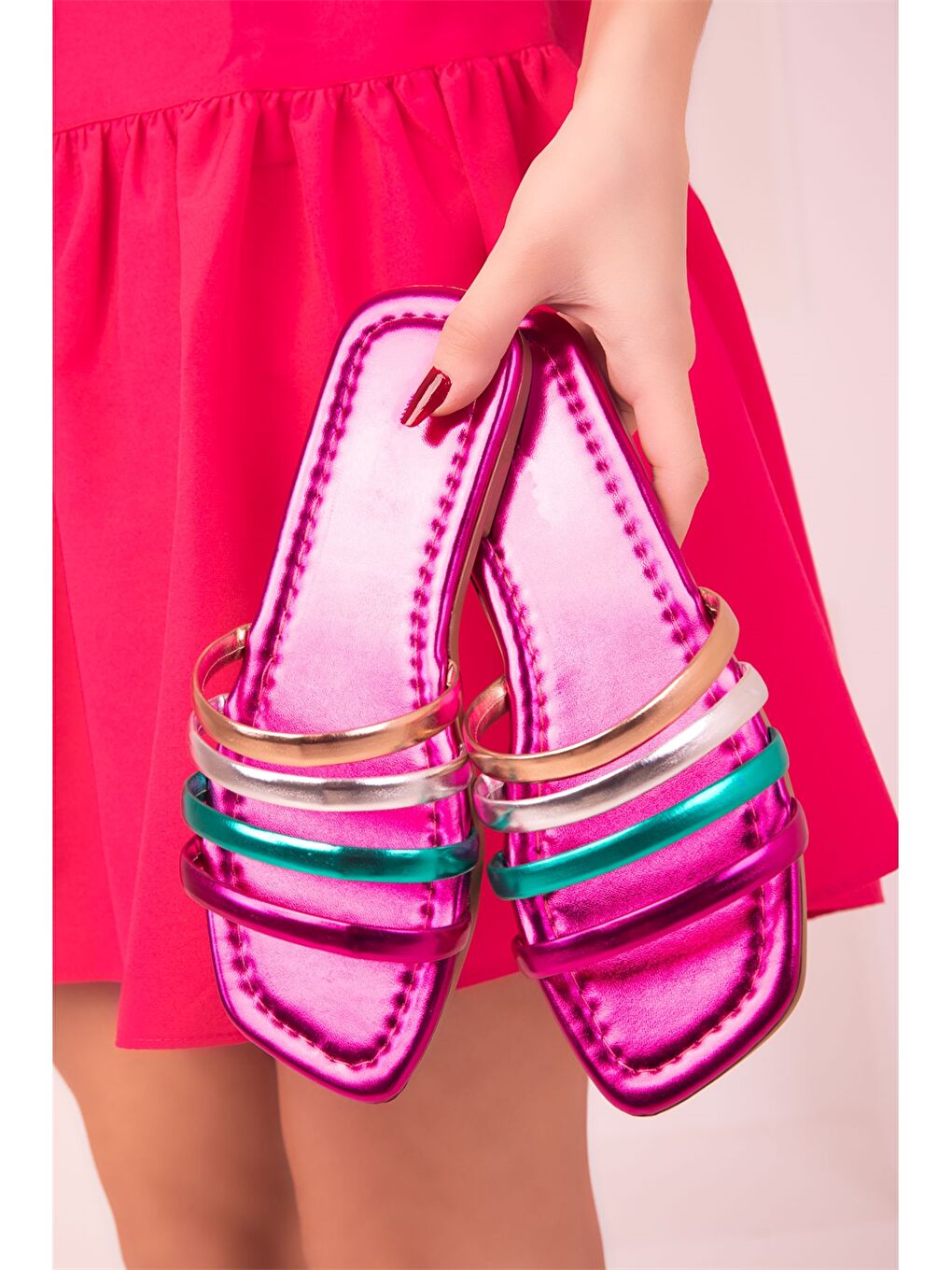 Fuşya Deri Görünümlü Kadın Terlik-3