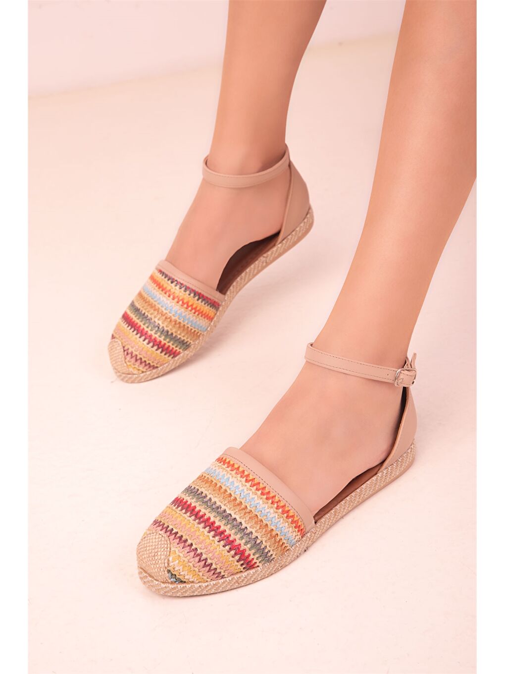 Bej Deri Görünümlü Kadın Sandalet-3