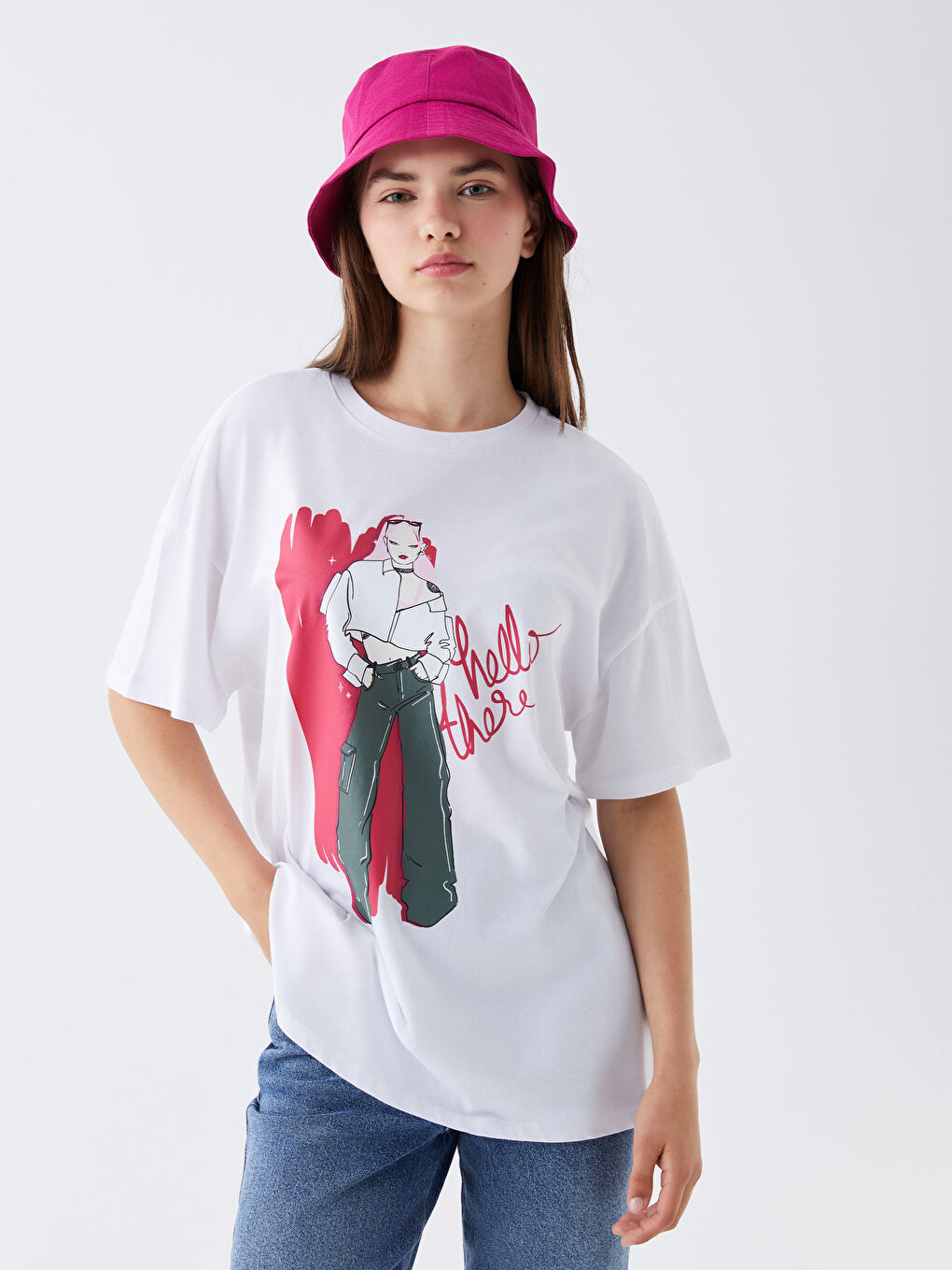 Beyaz Bisiklet Yaka Baskılı Kısa Kollu Kadın Tişört