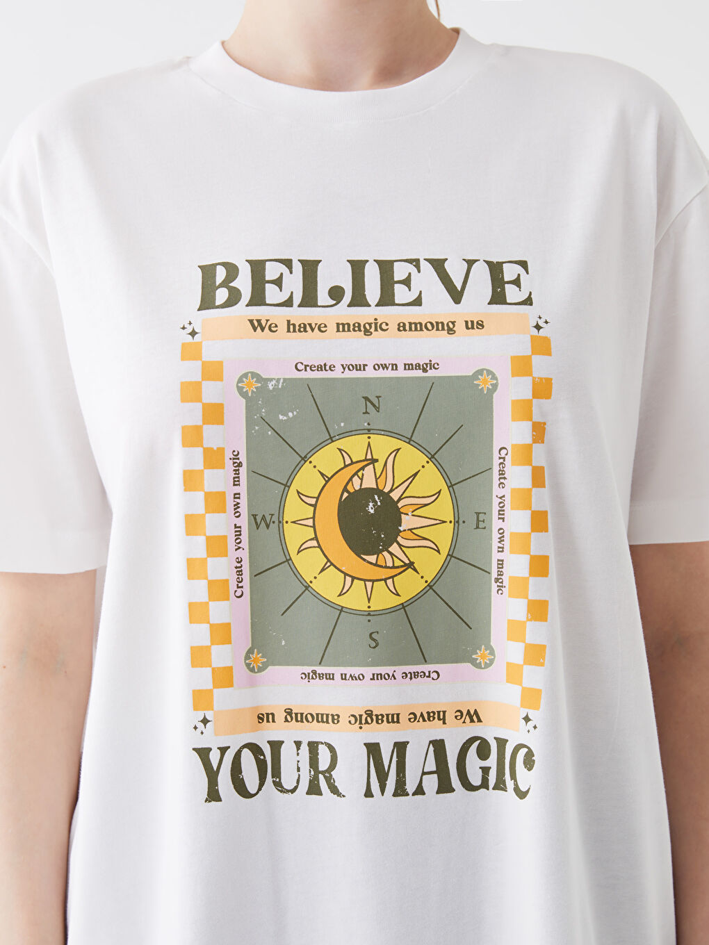 Ekru Bisiklet Yaka Baskılı Kısa Kollu Oversize Kadın Tunik-3