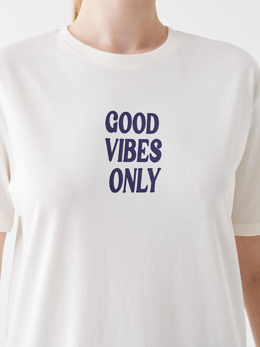 Ekru Bisiklet Yaka Baskılı Kısa Kollu Oversize Kadın Tunik-3