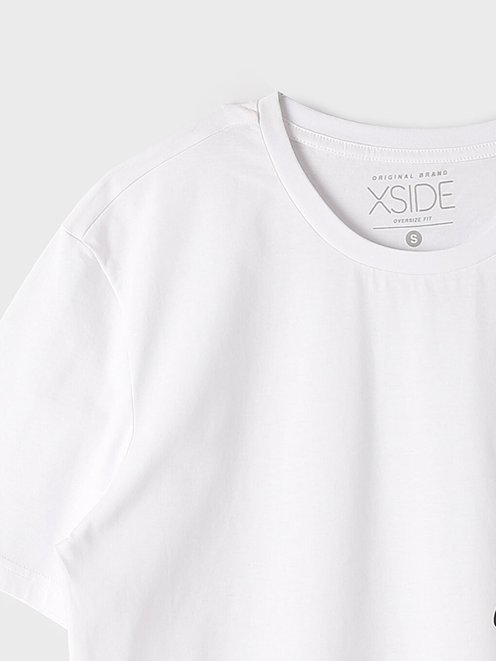 تيشيرت كم قصير مطبوع بياقة دائرية للرجال-1