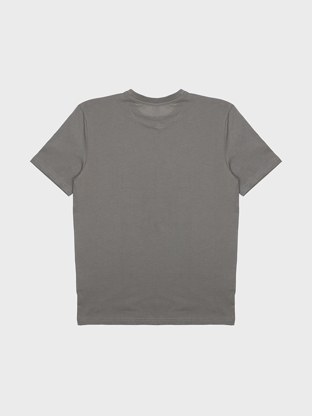 تيشيرت رجالي كم قصير مطبوع بياقة دائرية-3