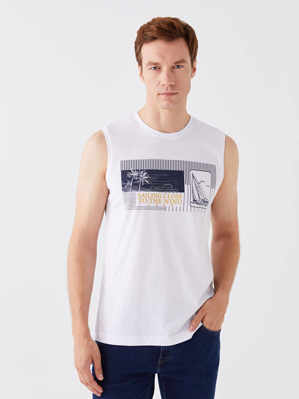 Beyaz Bisiklet Yaka Baskılı Erkek Kolsuz Tişört