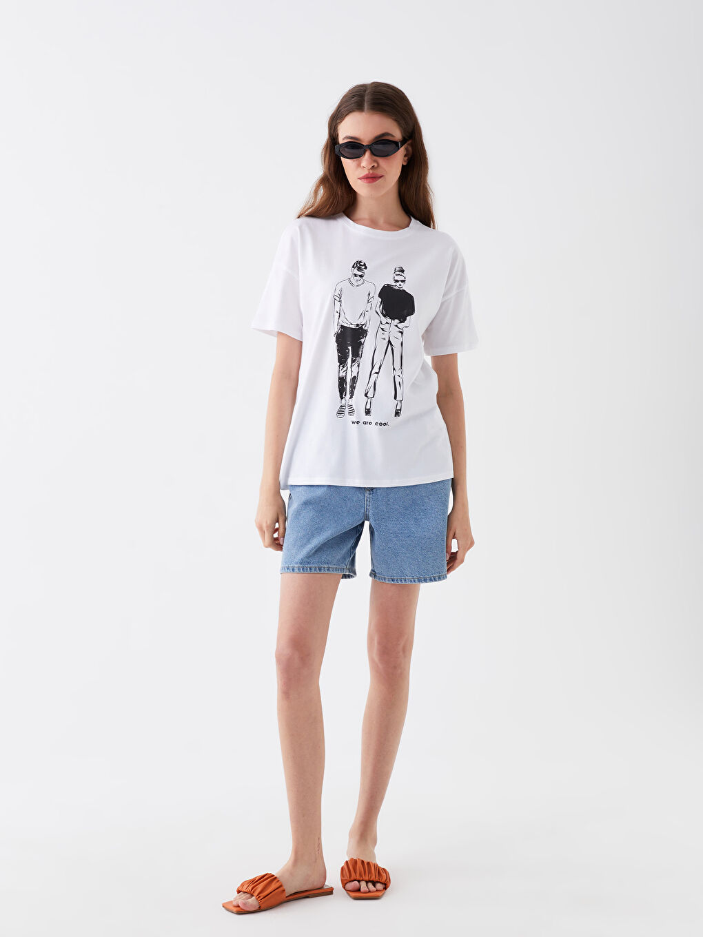 Beyaz Bisiklet Yaka Baskılı Kısa Kollu Kadın Tişört-2