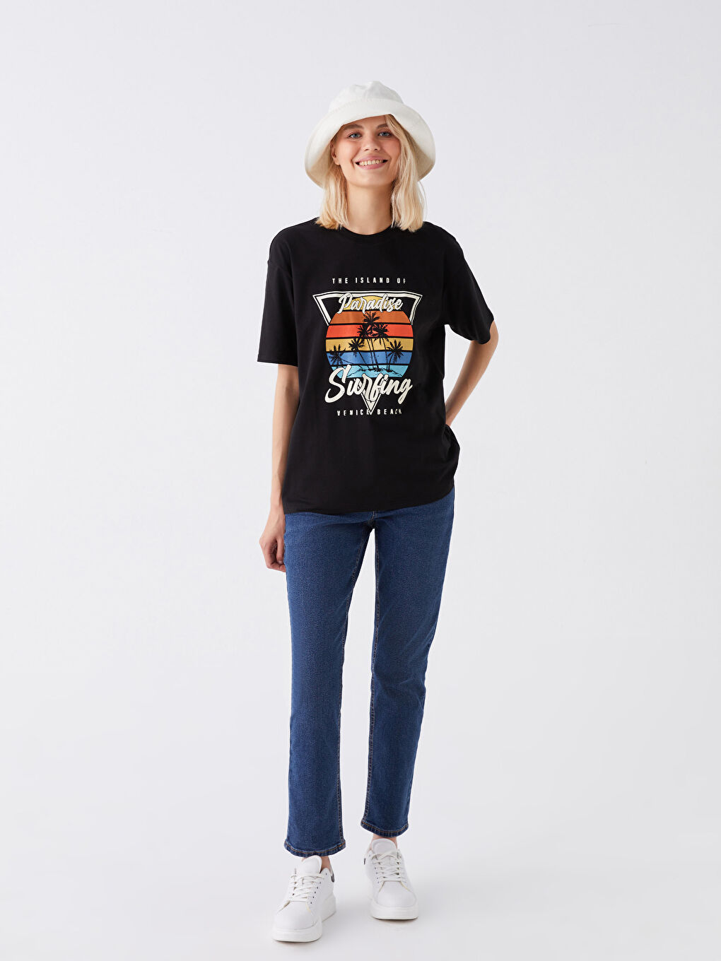 Siyah Bisiklet Yaka Baskılı Kısa Kollu Oversize Kadın Tişört-2