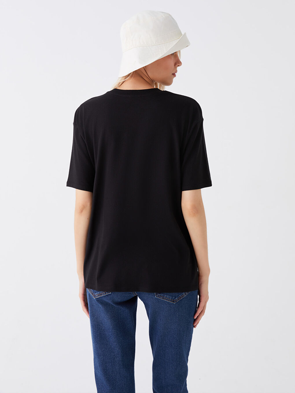 Siyah Bisiklet Yaka Baskılı Kısa Kollu Oversize Kadın Tişört-4