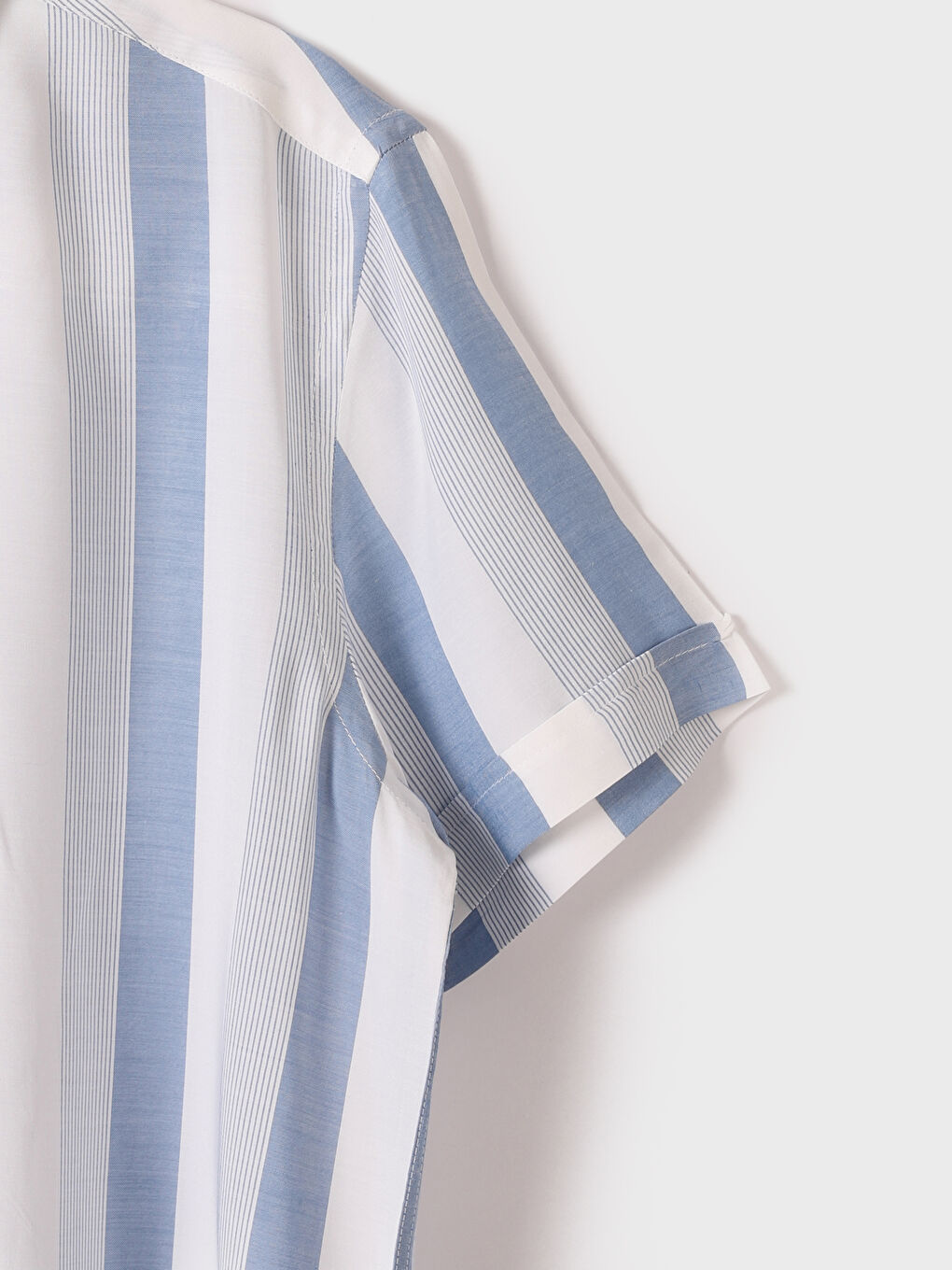 Relaxed Fit Short Sleeve Striped Men's Shirt-3