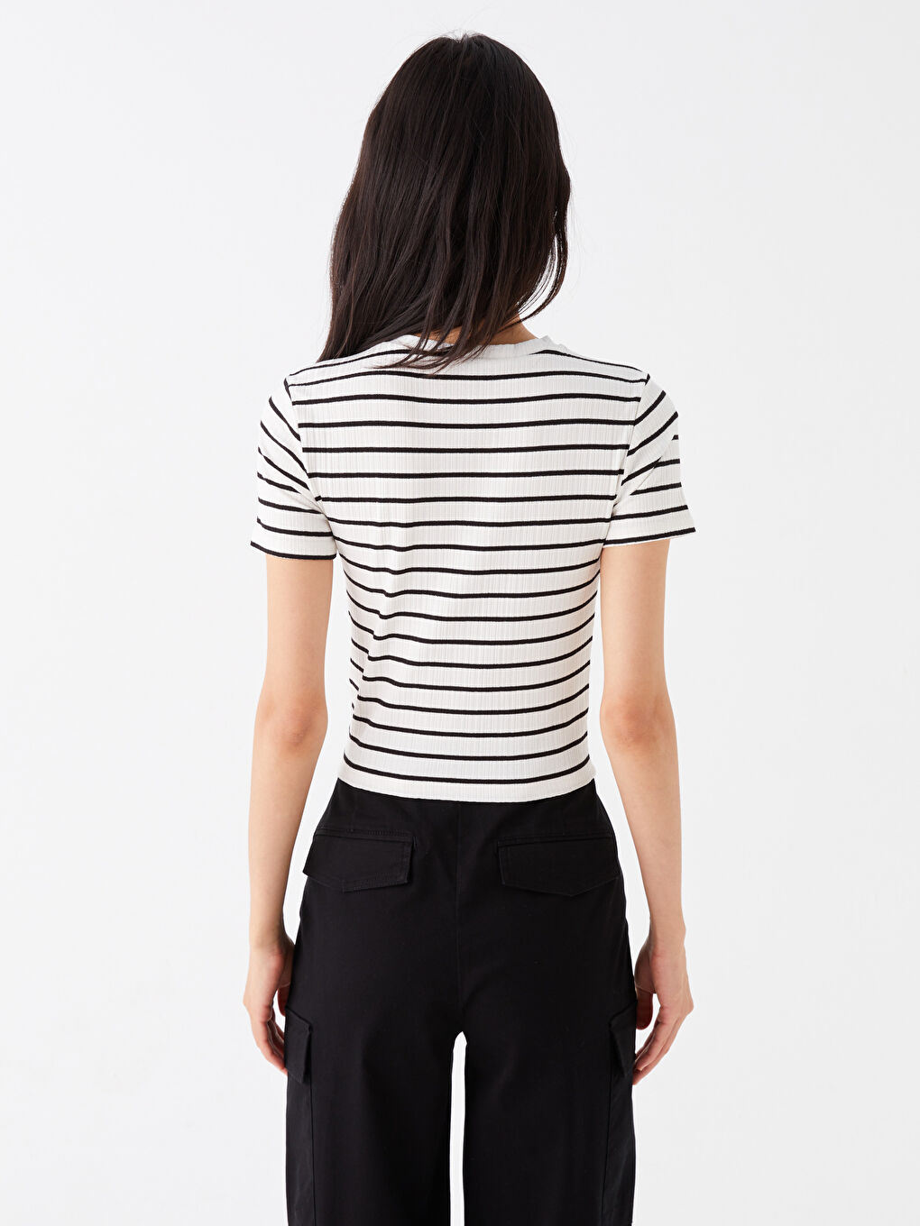 Siyah Bisiklet Yaka Çizgili Kısa Kollu Kadın Tişört-4