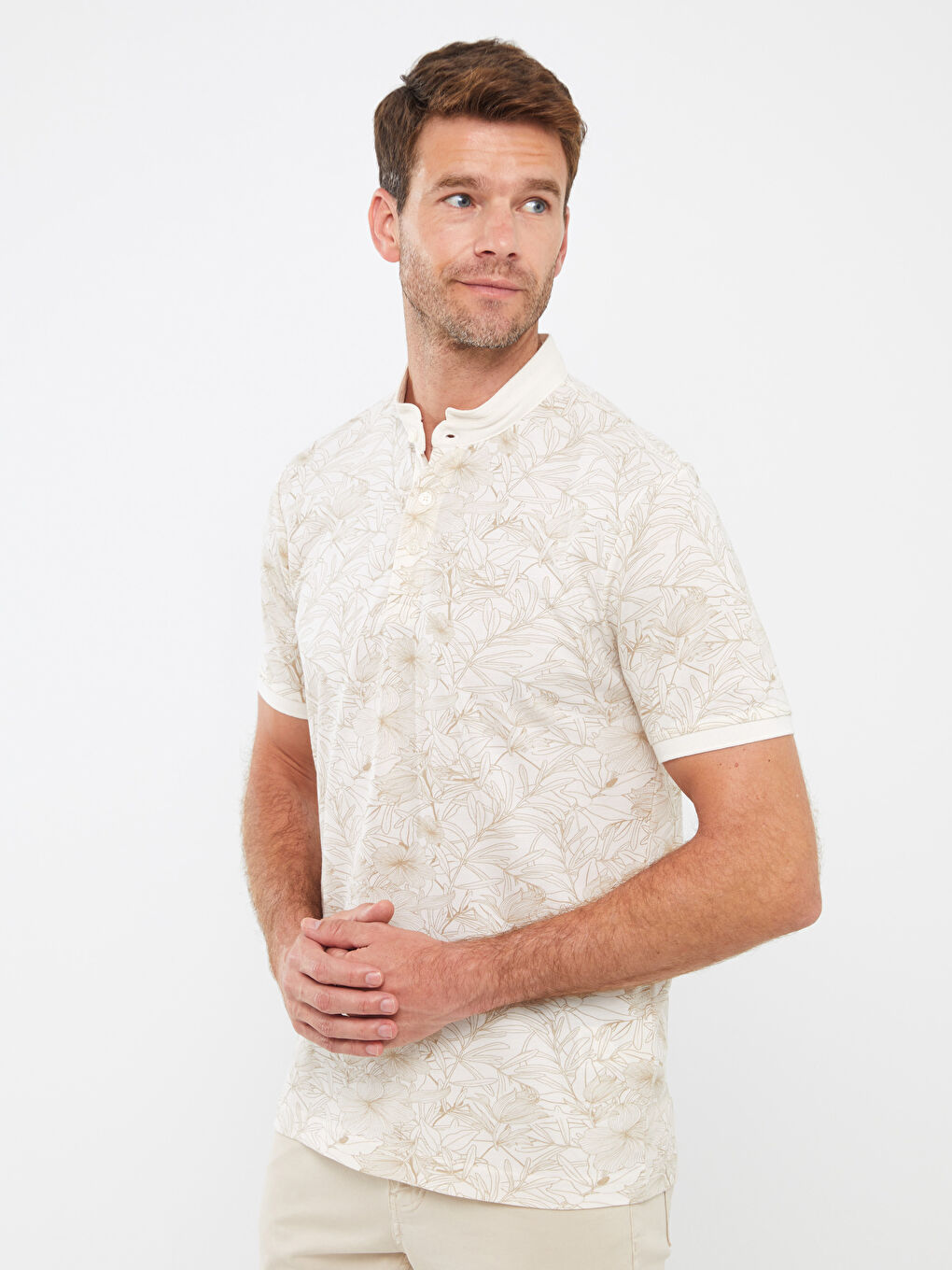 Ekru Hakim Yaka Kısa Kollu Desenli Erkek Tişört-1