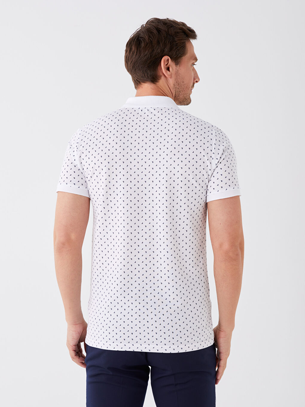 Beyaz Polo Yaka Kısa Kollu Desenli Erkek Tişört-4