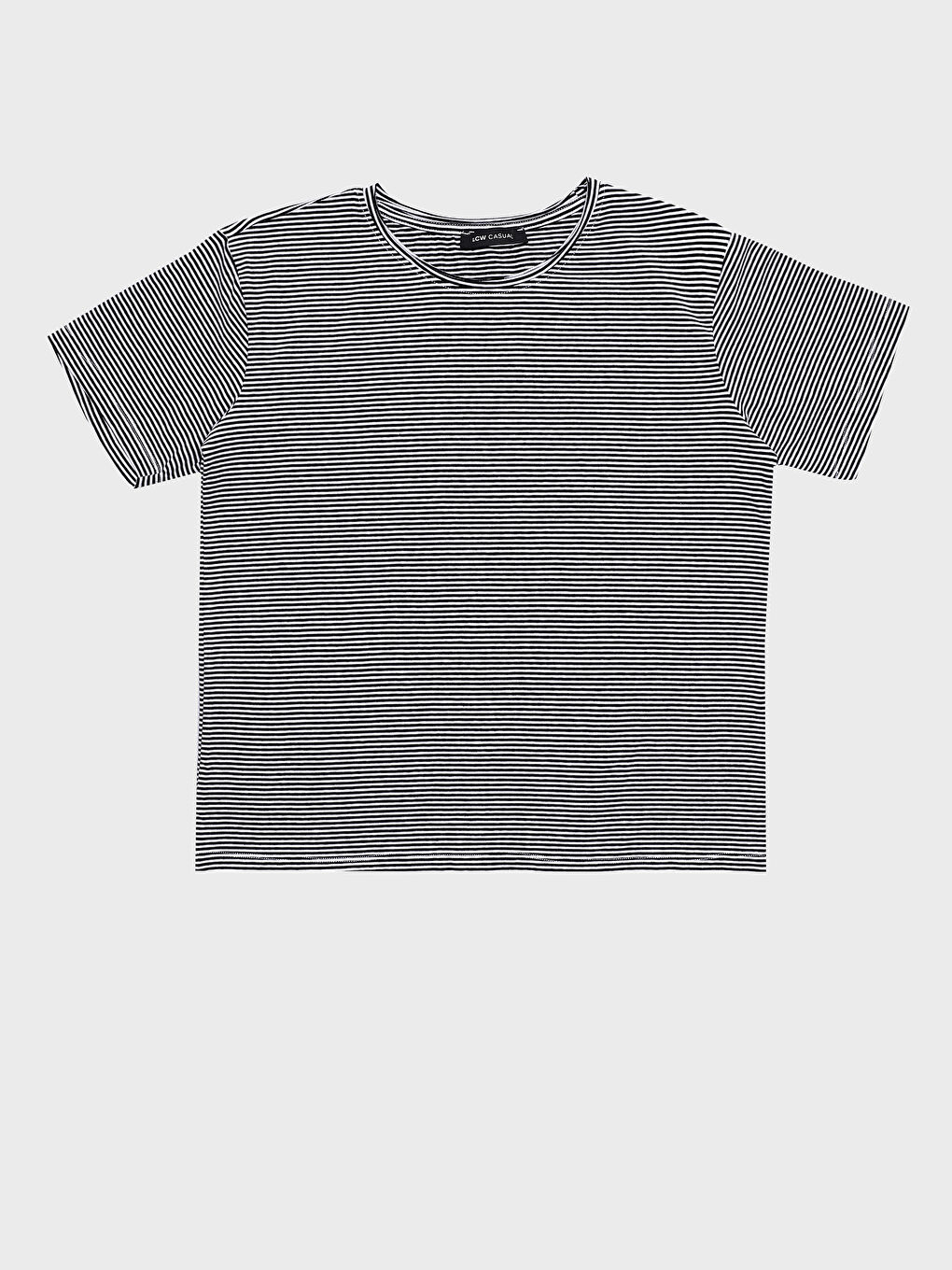 تيشيرت نسائي بياقة دائرية مخطط كم قصير