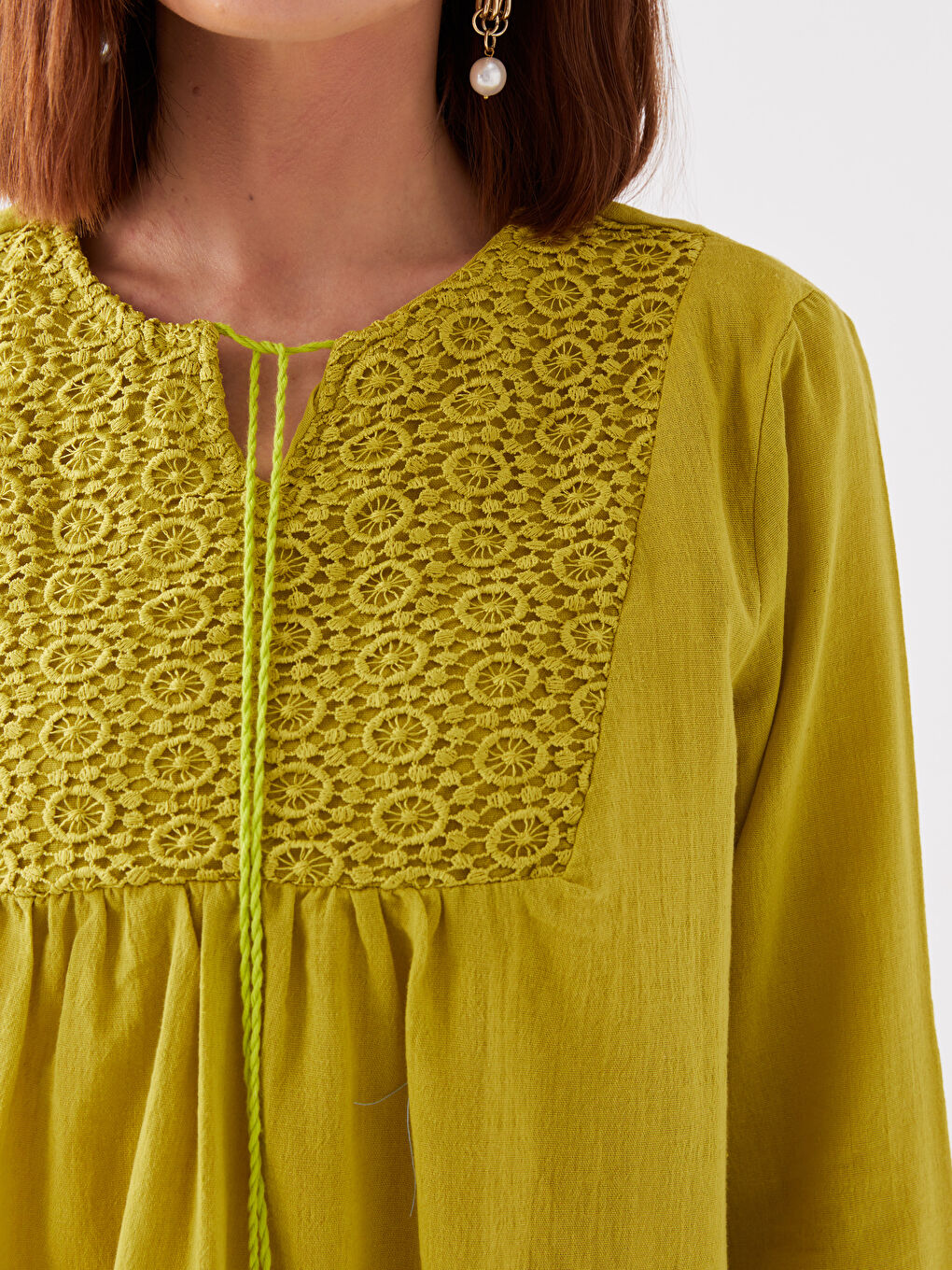 Haki Bağlamalı Yaka Desenli Kadın Bluz-3