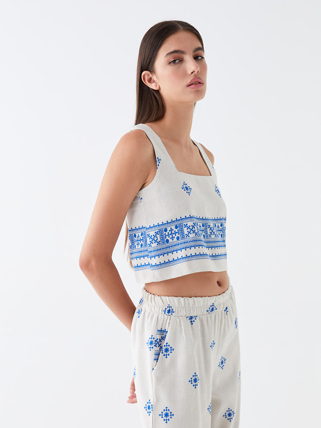 Bej U Yaka Desenli Kadın Bluz-1