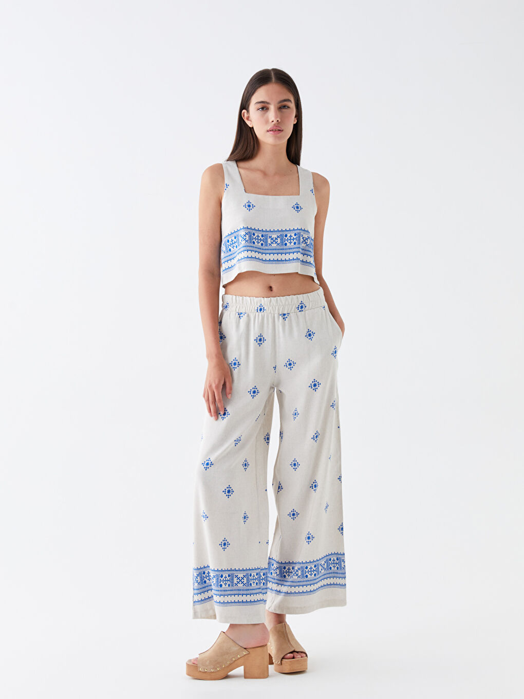 Bej U Yaka Desenli Kadın Bluz-2