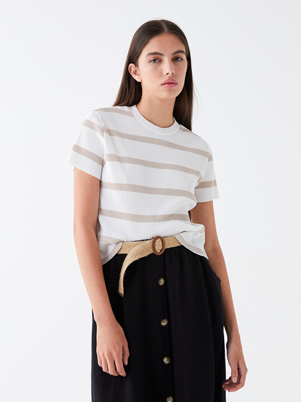 Bej Bisiklet Yaka Çizgili Kadın Tişört-1