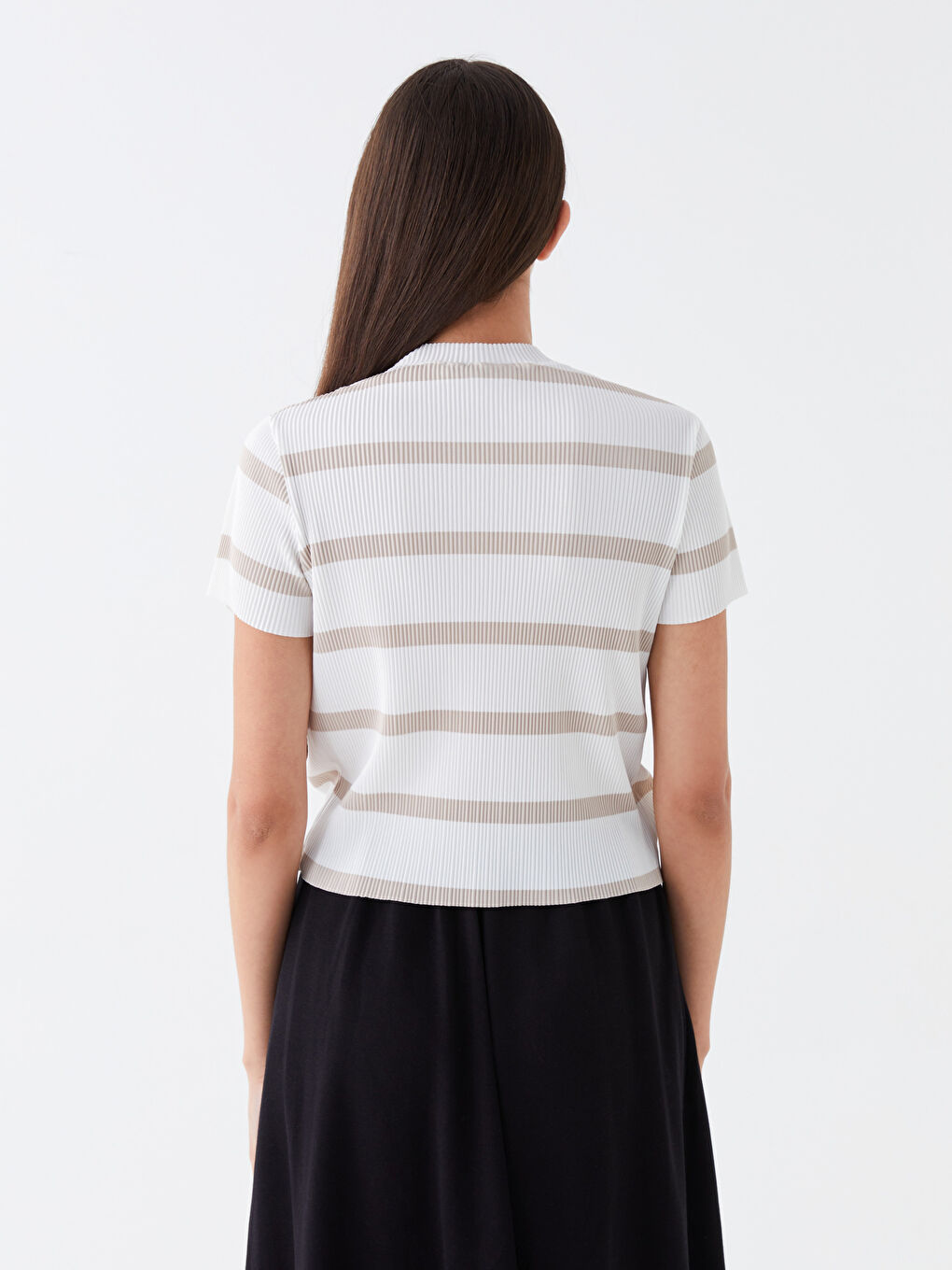 Bej Bisiklet Yaka Çizgili Kadın Tişört-4