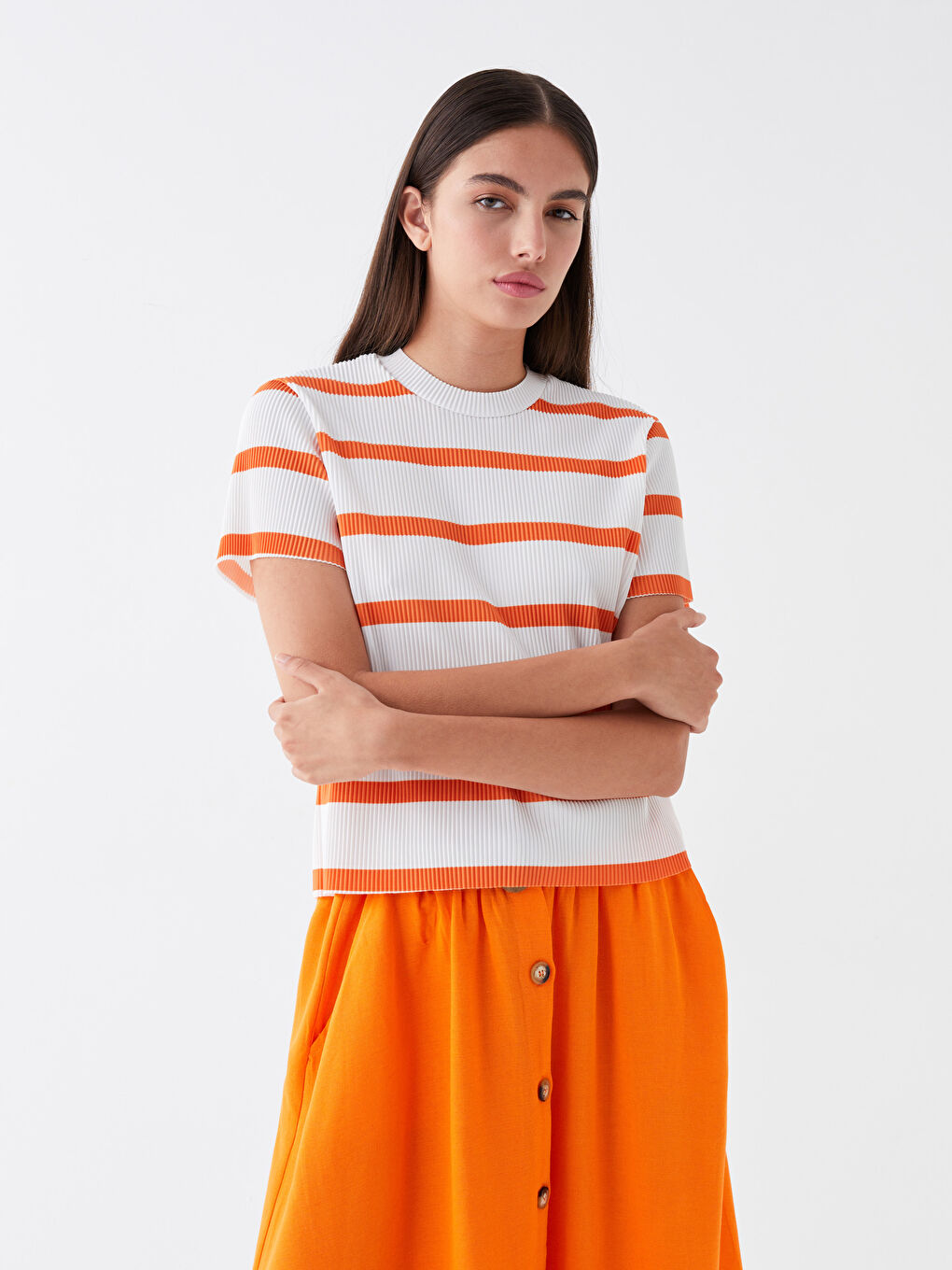 Turuncu Bisiklet Yaka Çizgili Kadın Tişört