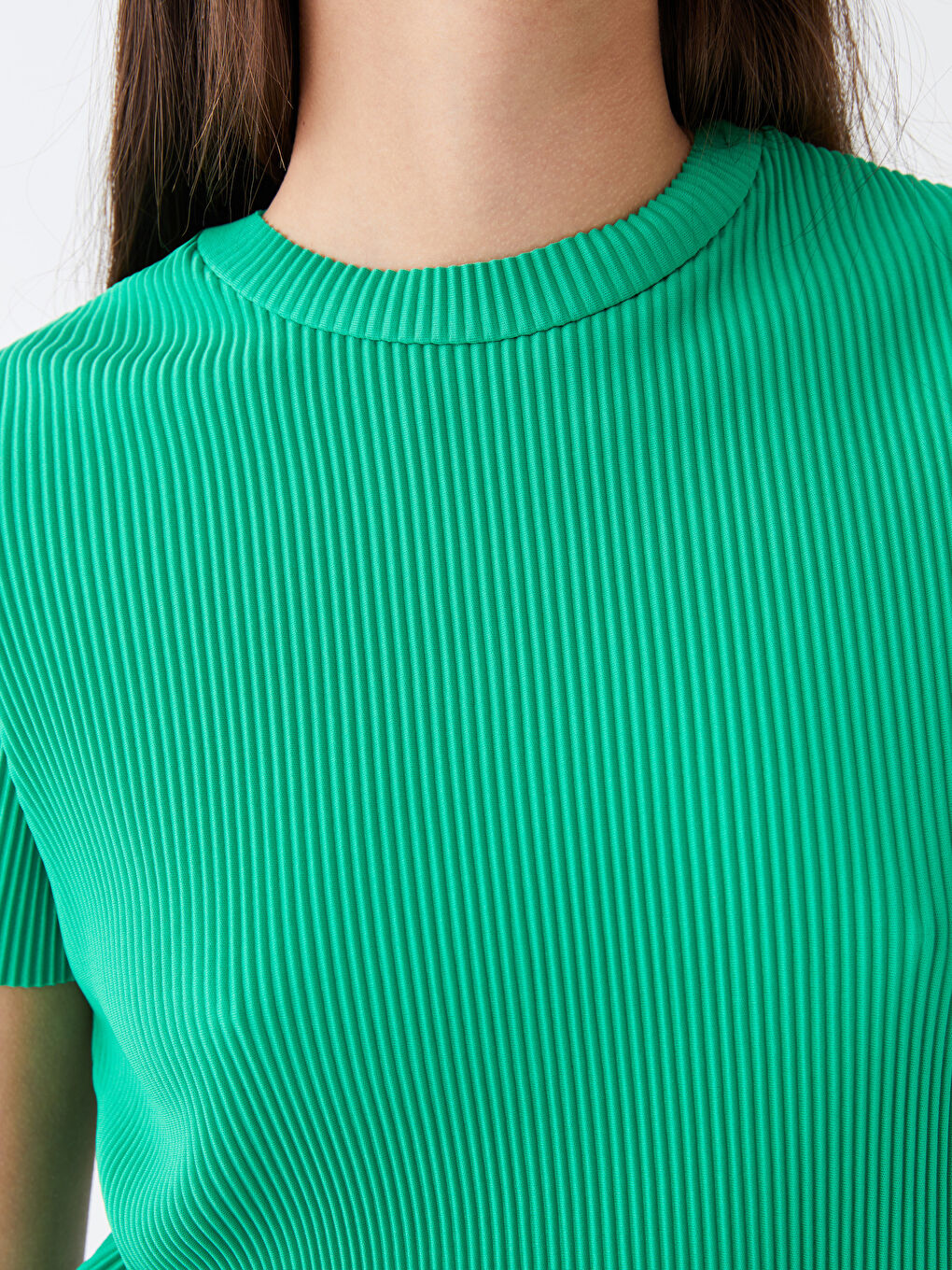 Yeşil Bisiklet Yaka Kadın Tişört-3