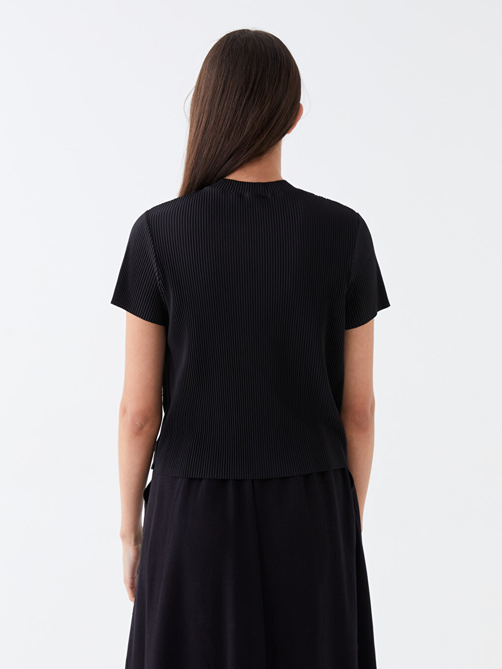 Siyah Bisiklet Yaka Kadın Tişört-4