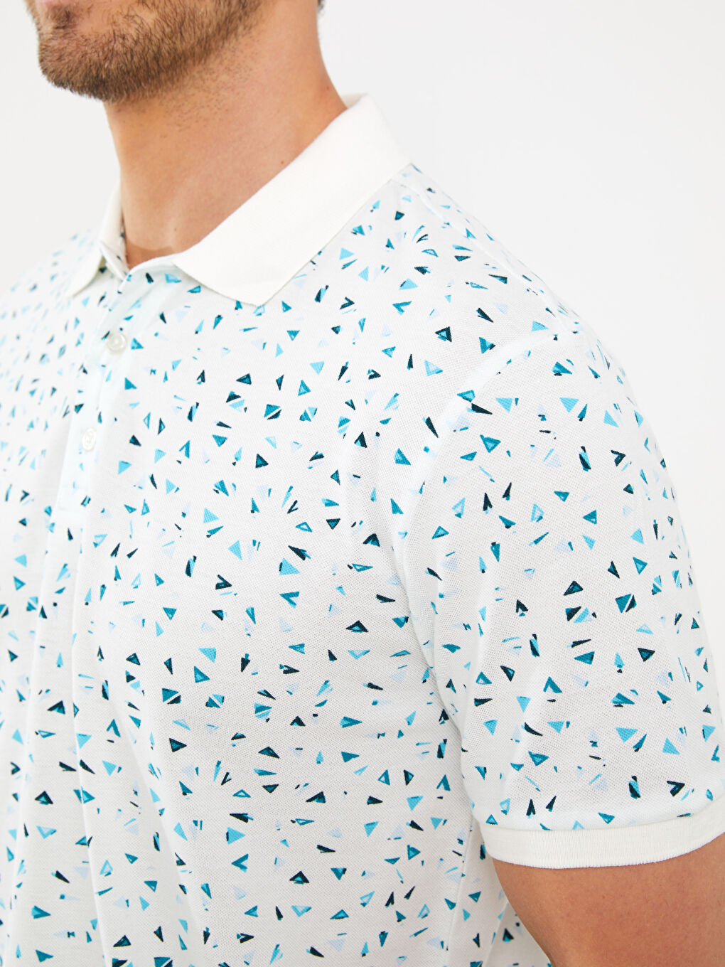 Beyaz Polo Yaka Kısa Kollu Desenli Erkek Tişört-3