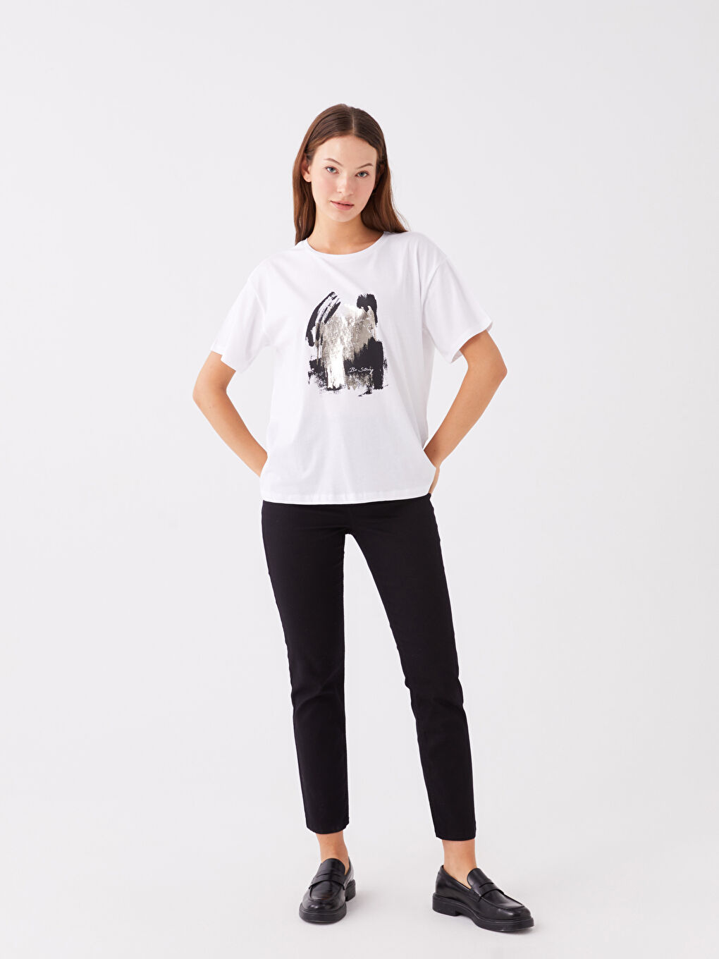 Ekru Bisiklet Yaka Baskılı Kısa Kollu Kadın Tişört-2