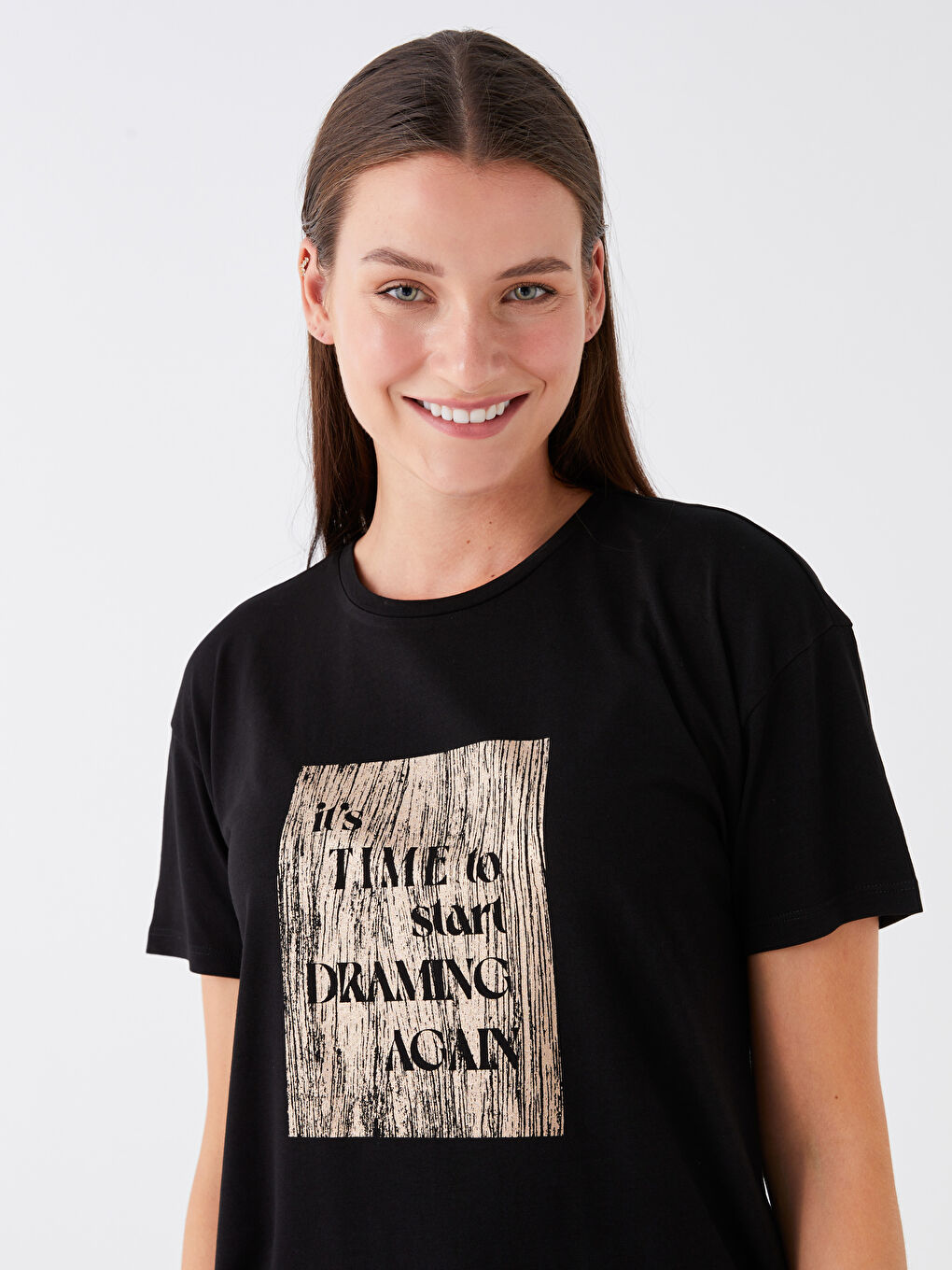 Siyah Bisiklet Yaka Baskılı Kısa Kollu Kadın Tişört-2