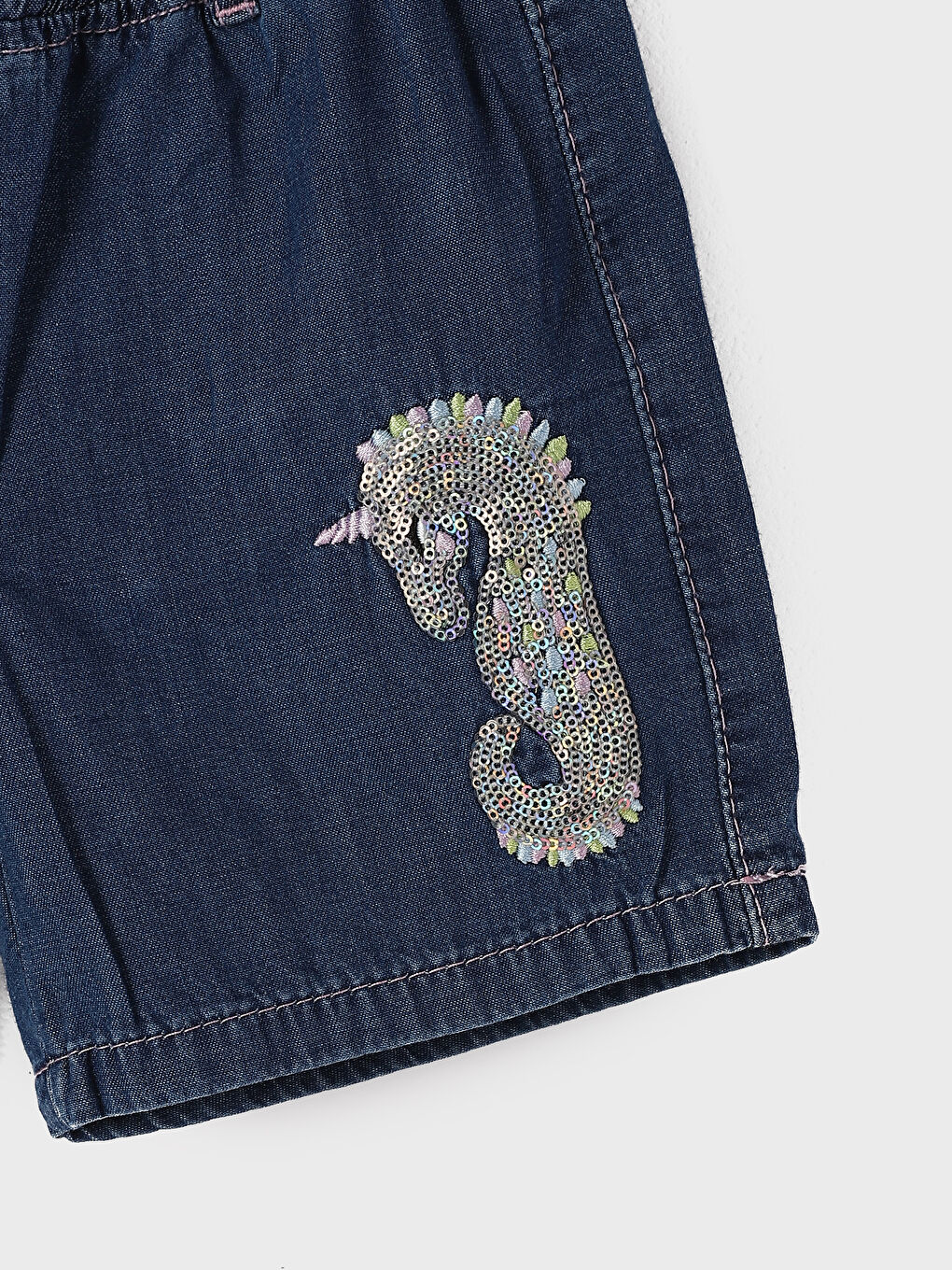 شورت دينيم مطبوع بخصر مرن للبنات الرضع-2