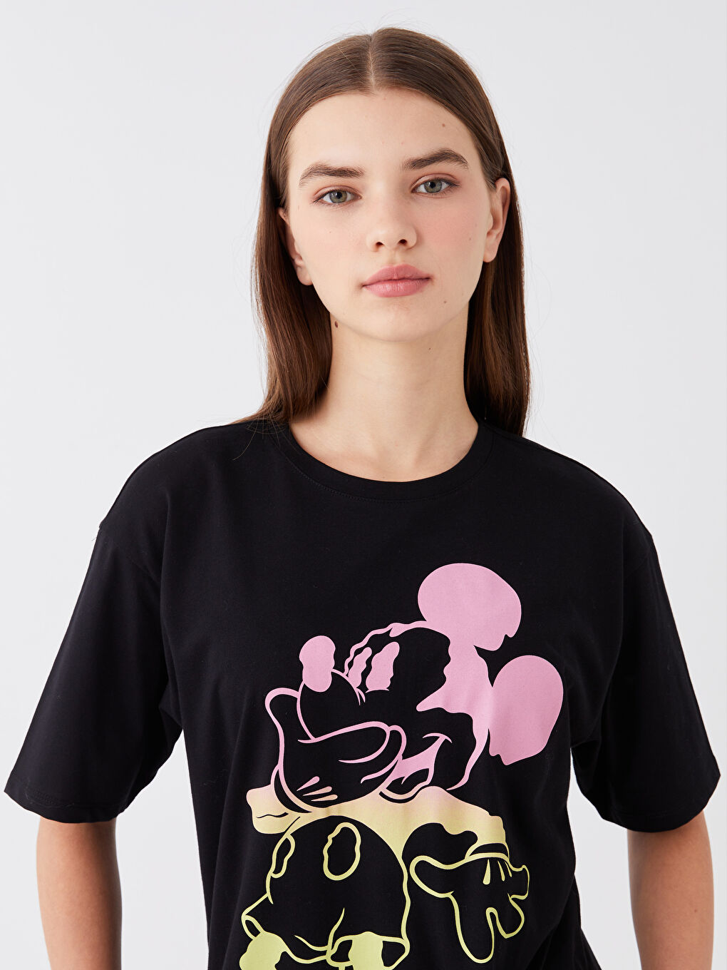 Siyah Bisiklet Yaka Mickey Mouse Baskılı Kısa Kollu Oversize Kadın Tişört-1