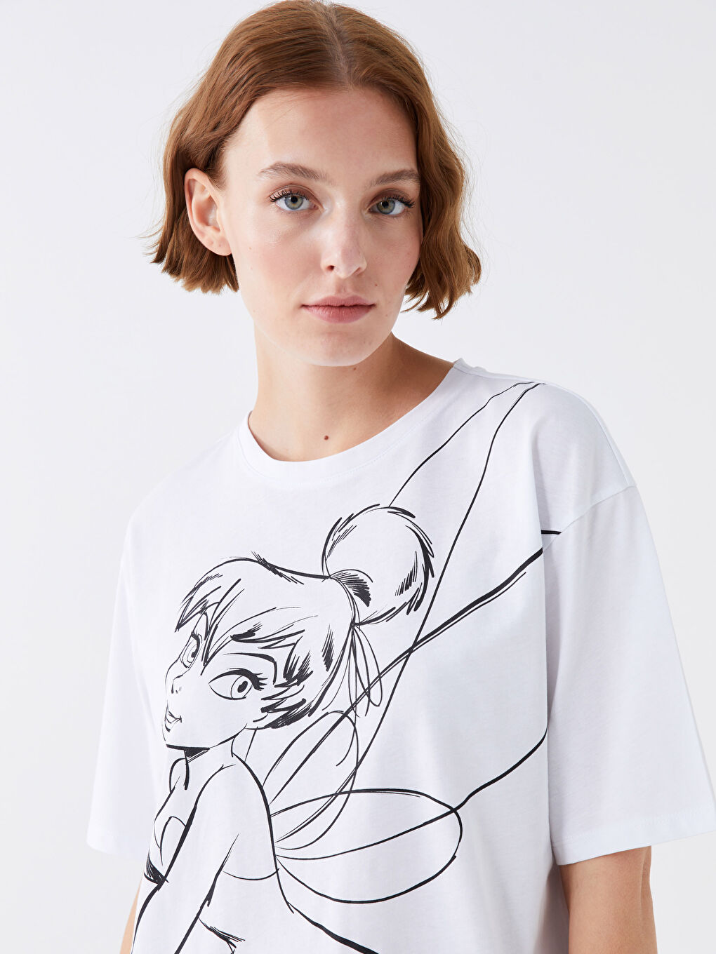 Beyaz Bisiklet Yaka Tinker Bell Baskılı Kısa Kollu Oversize Kadın Tişört-2