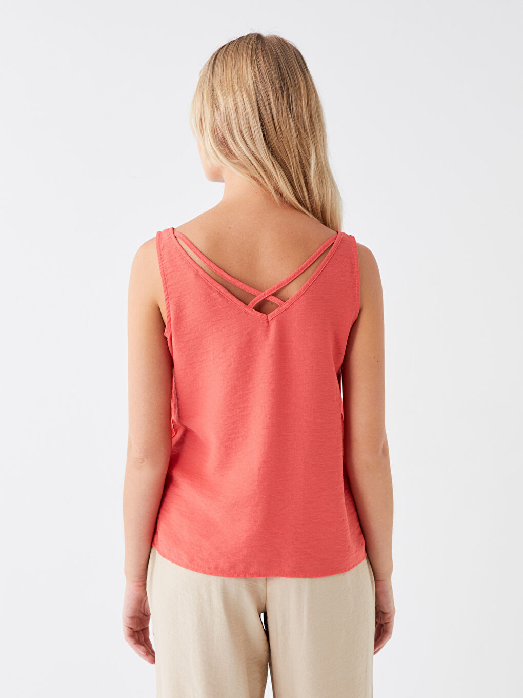 Женская однотонная блузка с V-образным вырезом-4