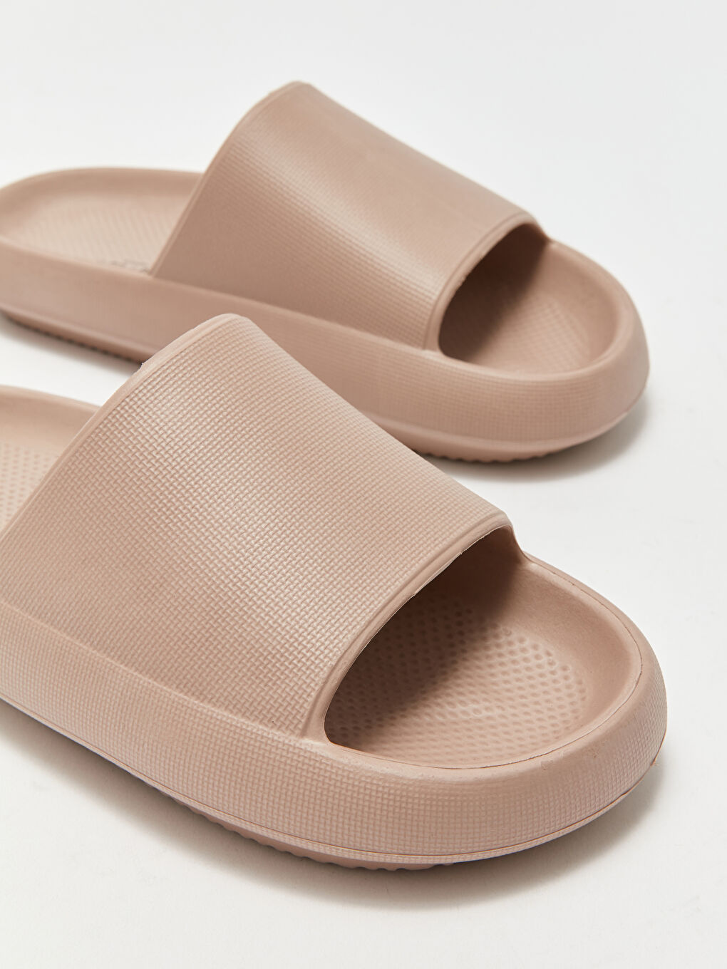 Kahverengi Tek Bantlı Kadın Terlik-2