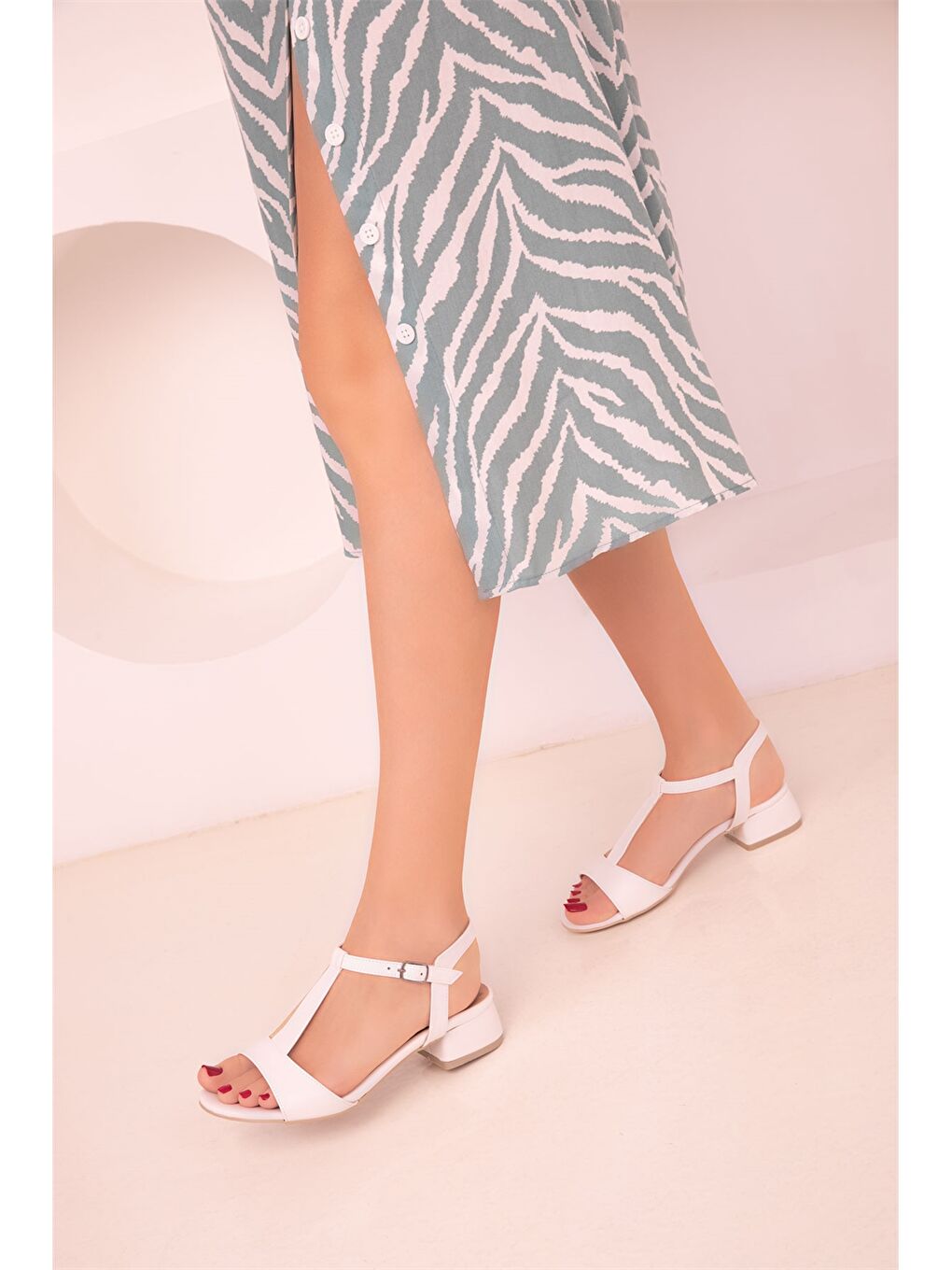 Beyaz Deri Görünümlü Kadın Topuklu Ayakkabı-3